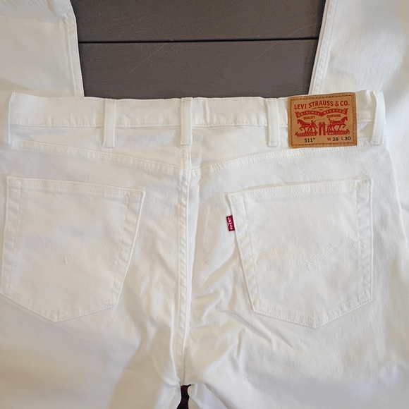 NEW Levi's 511 Bright White Jeans 38x30 - Picture 1 of 4